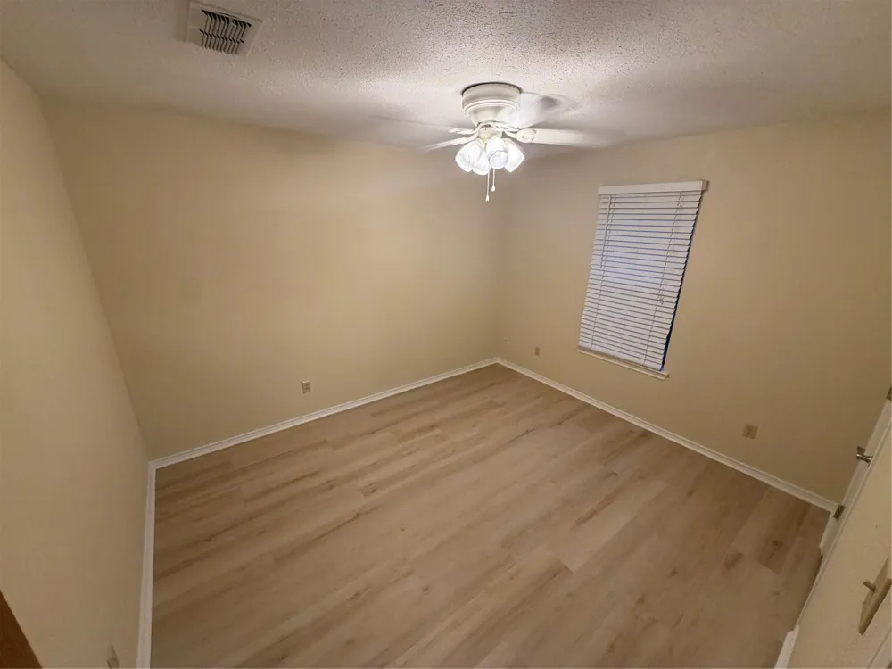 1058 E Jefferson Street Van Alstyne, TX 75495