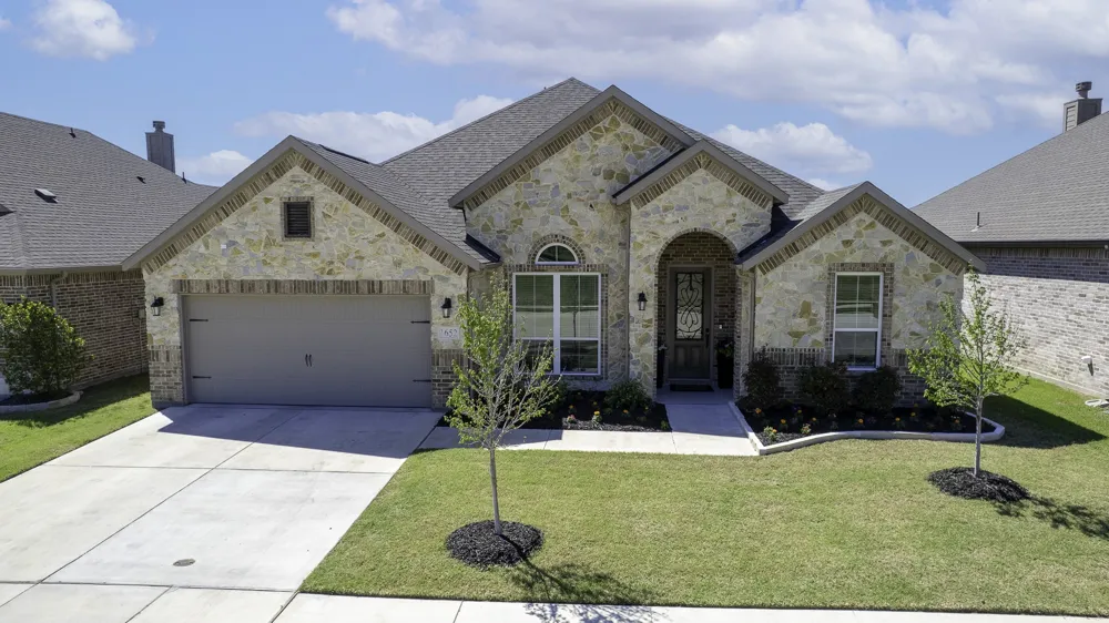 1652 Spur Ledge Court Weatherford, TX 76087
