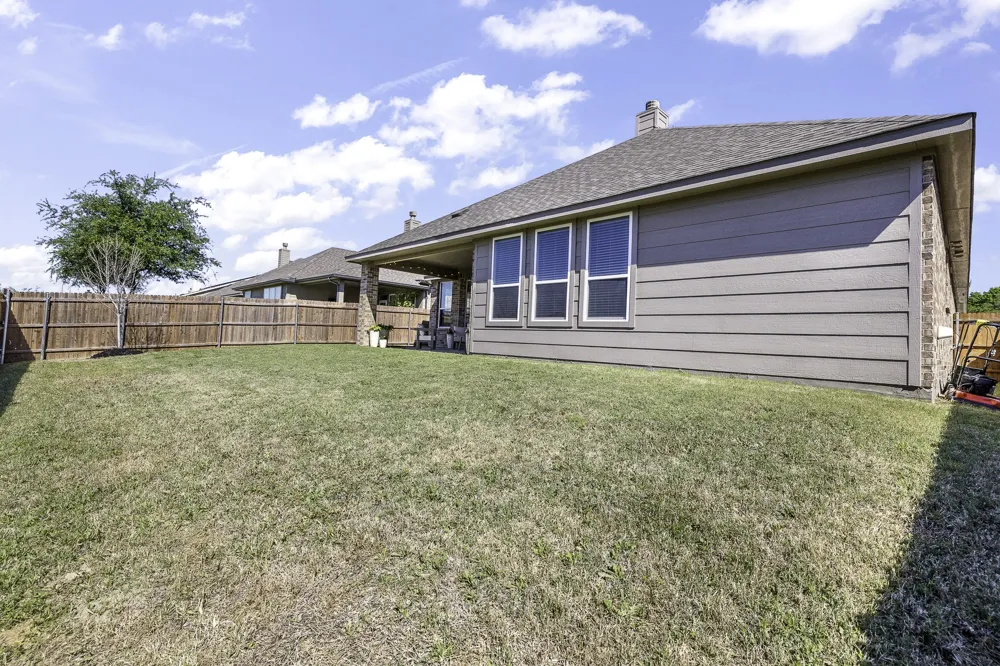 1652 Spur Ledge Court Weatherford, TX 76087