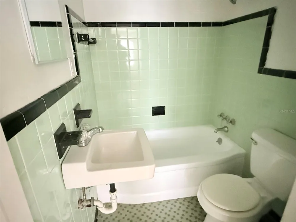 1201 22ND AVENUE S #2 St Petersburg, FL 33705