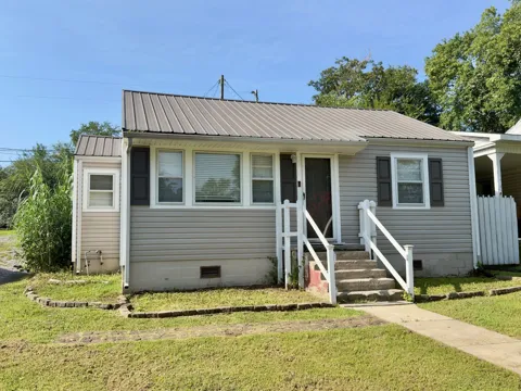 109 Parker St