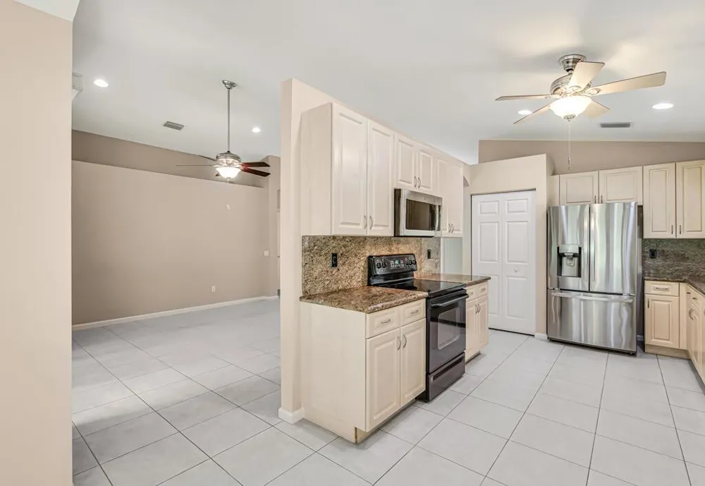 7578 Starfish Reef Lane Lake Worth, FL 33467