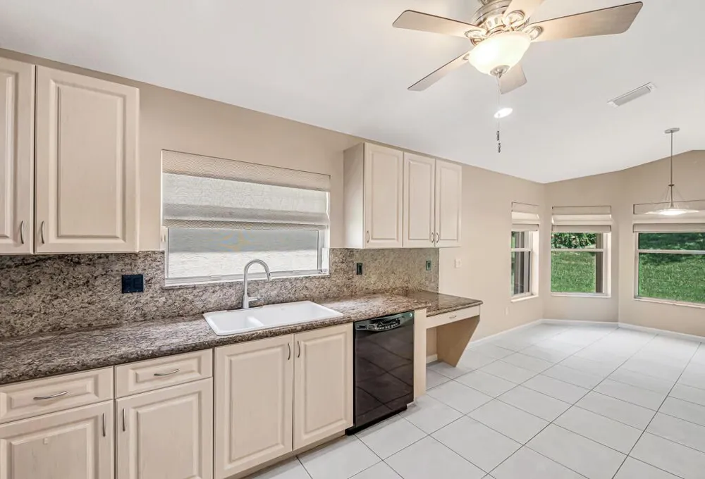 7578 Starfish Reef Lane Lake Worth, FL 33467