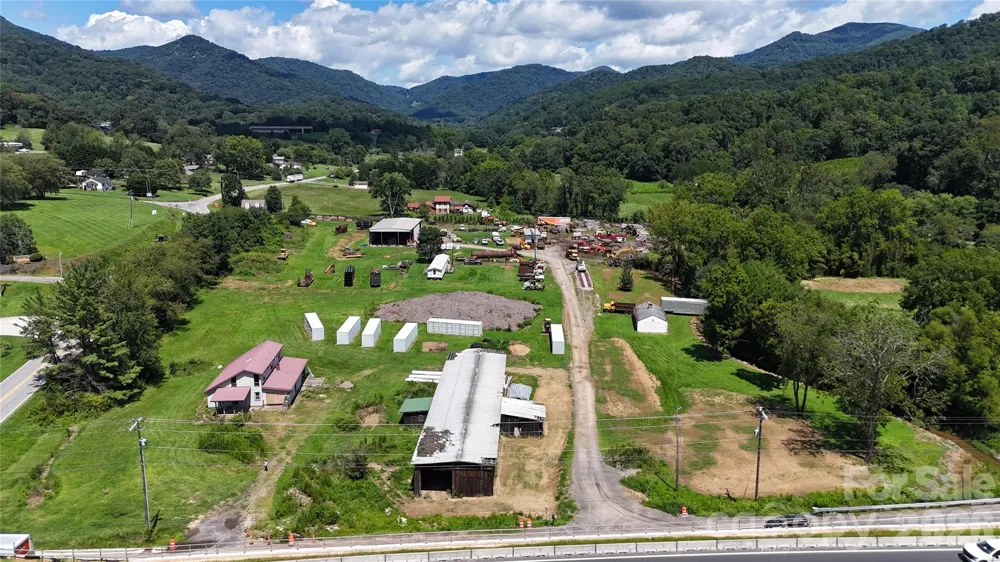 93 Benton Drive Canton, NC 28716