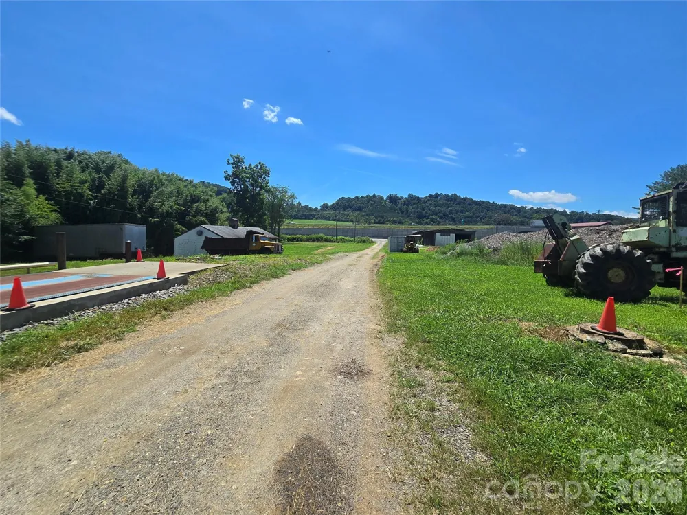 93 Benton Drive Canton, NC 28716