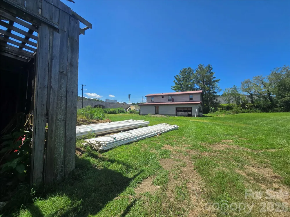 93 Benton Drive Canton, NC 28716