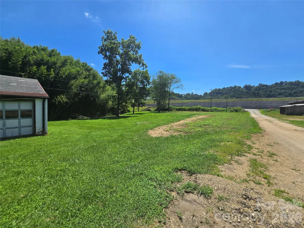 93 Benton Drive Canton, NC 28716