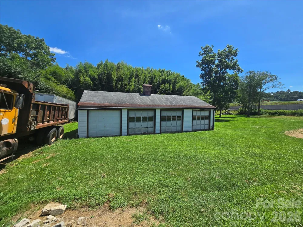 93 Benton Drive Canton, NC 28716