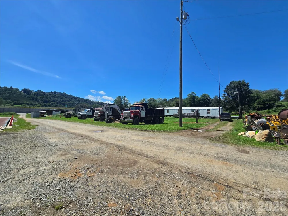 93 Benton Drive Canton, NC 28716