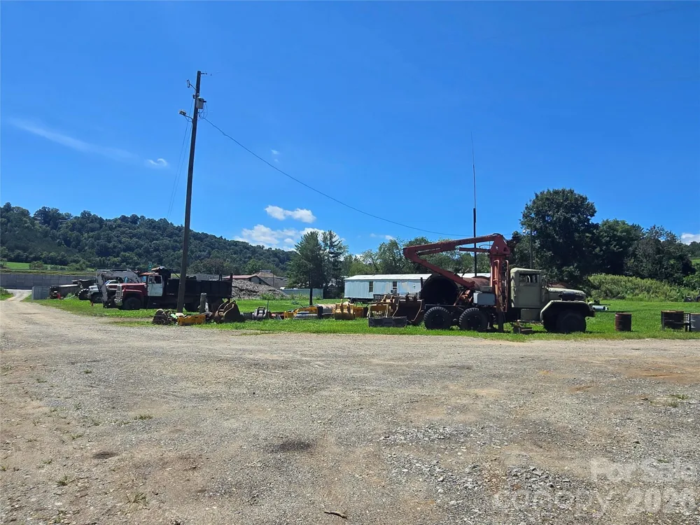 93 Benton Drive Canton, NC 28716