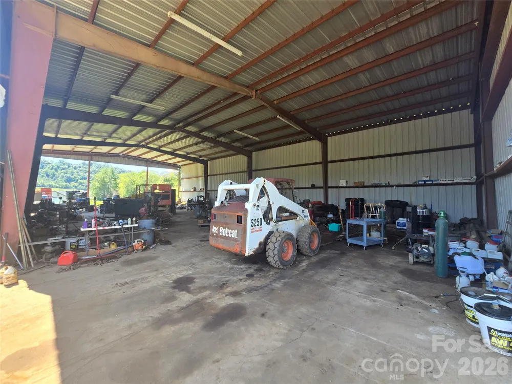 93 Benton Drive Canton, NC 28716