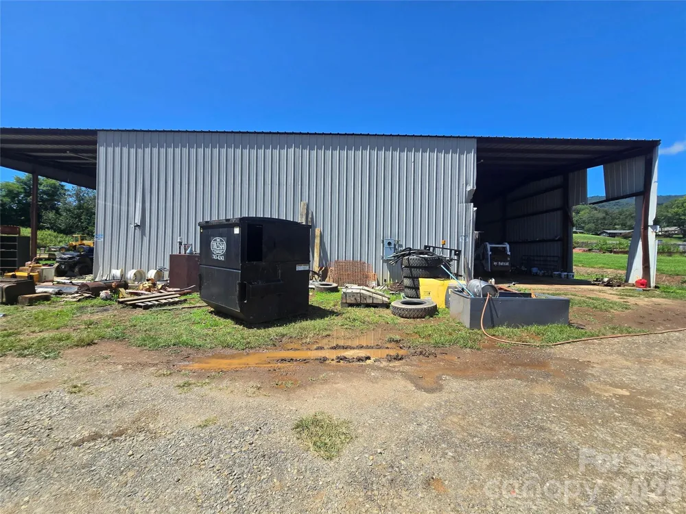 93 Benton Drive Canton, NC 28716