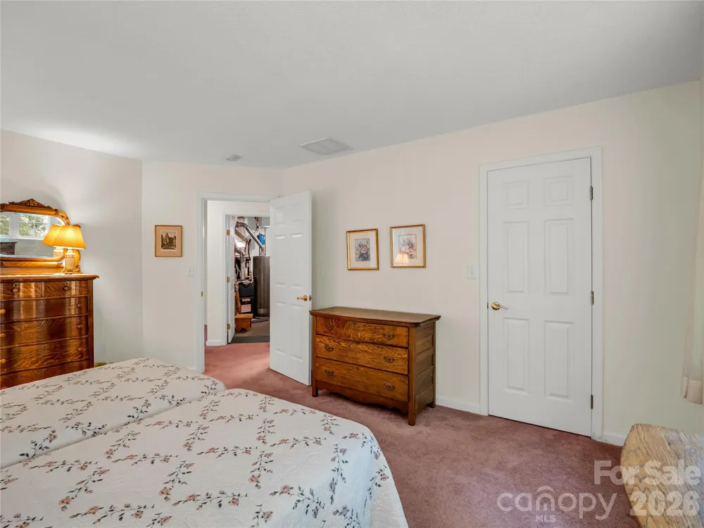 311 Ewarts Hill Road Hendersonville, NC 28739