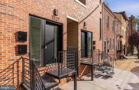 1325 BUTTONWOOD STREET #2