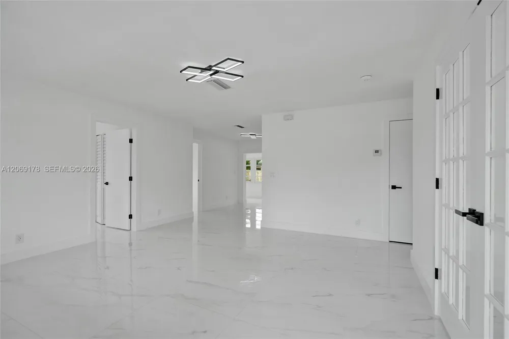 1220 NE 8th St Pompano Beach, FL 33060