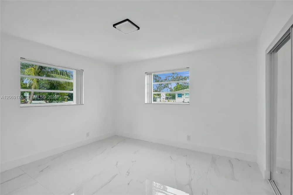 1220 NE 8th St Pompano Beach, FL 33060