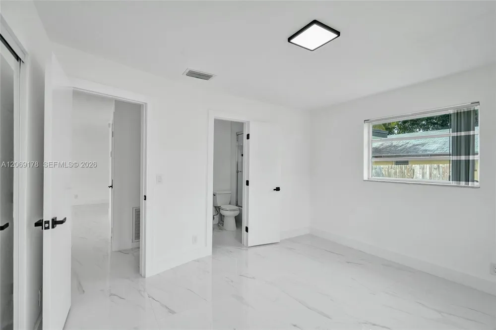 1220 NE 8th St Pompano Beach, FL 33060