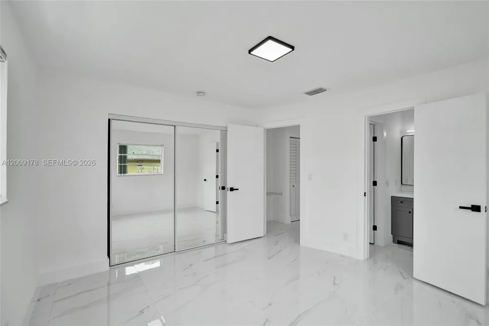 1220 NE 8th St Pompano Beach, FL 33060