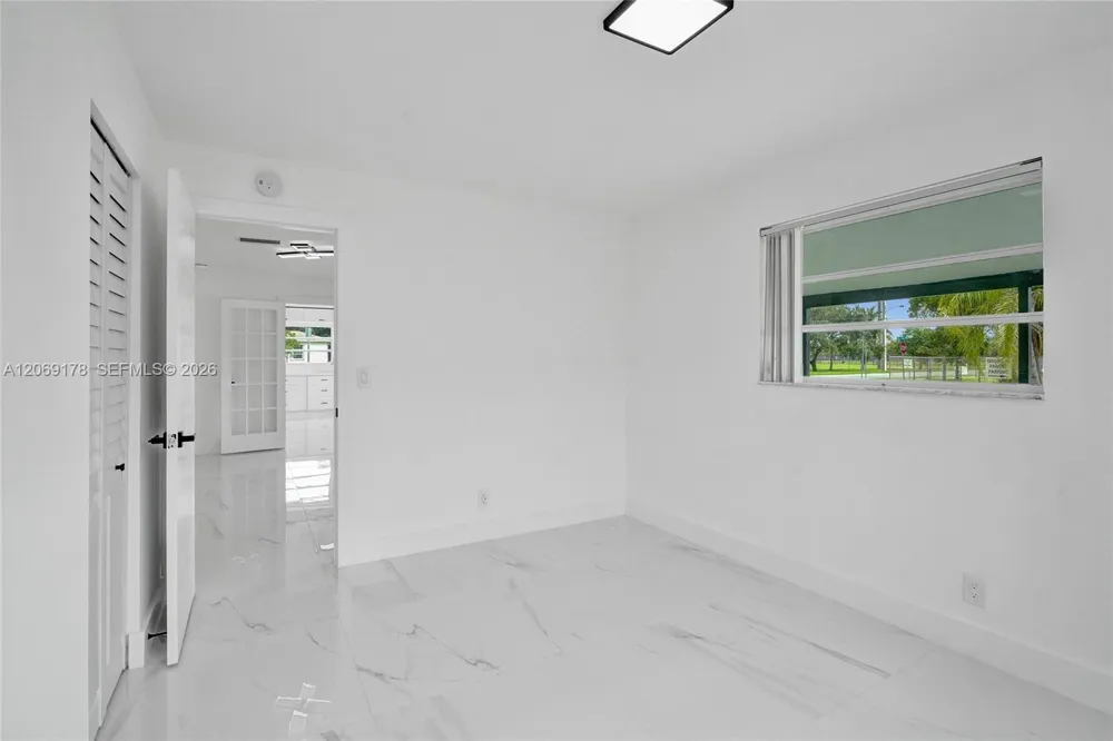 1220 NE 8th St Pompano Beach, FL 33060