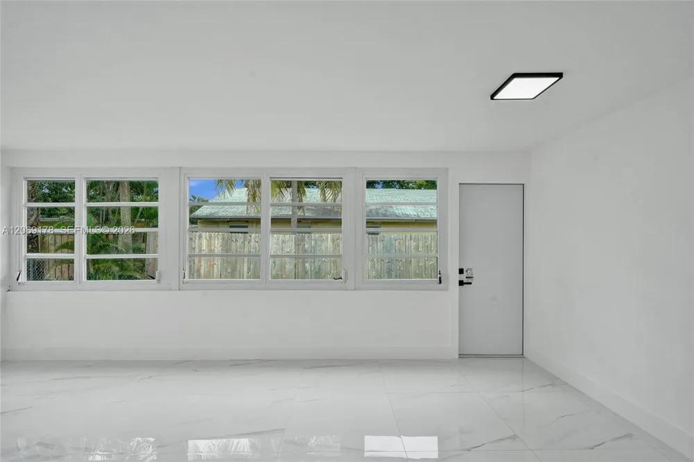 1220 NE 8th St Pompano Beach, FL 33060