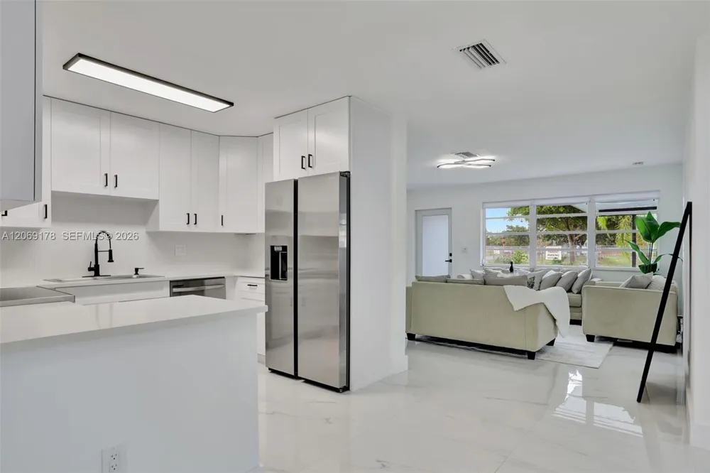 1220 NE 8th St Pompano Beach, FL 33060