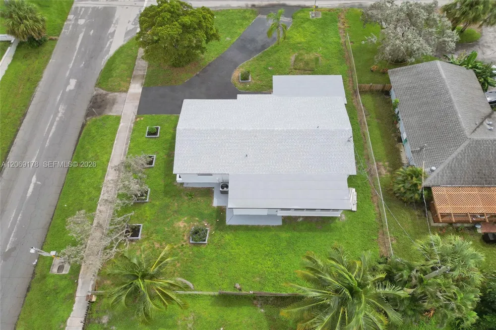 1220 NE 8th St Pompano Beach, FL 33060