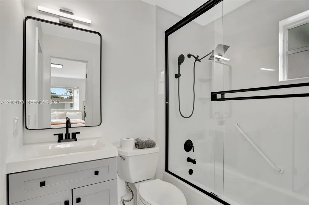1220 NE 8th St Pompano Beach, FL 33060