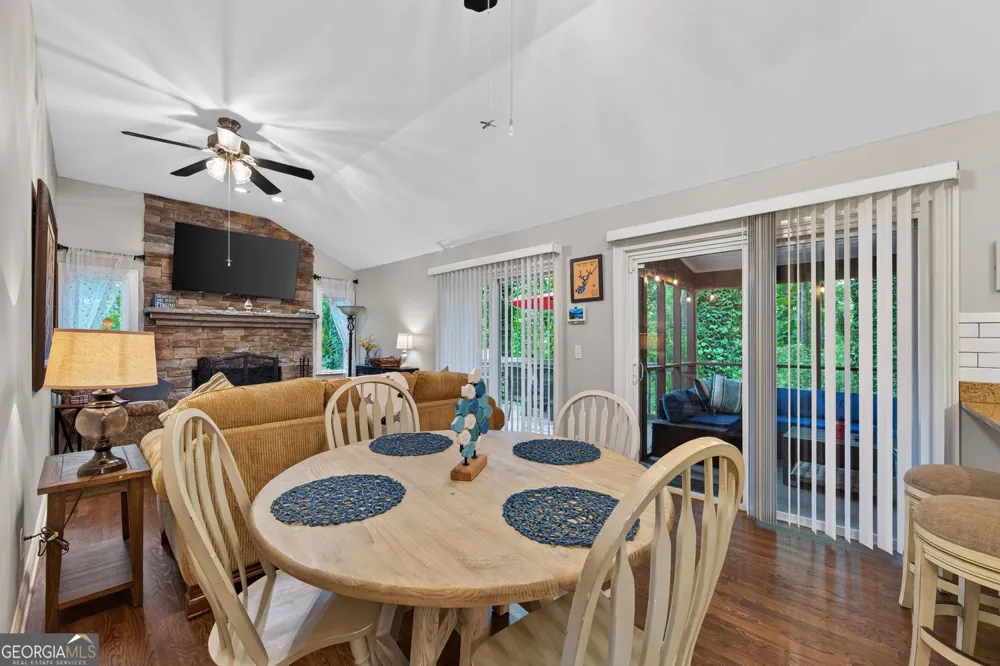 386 Longview DR Dawsonville, GA 30534