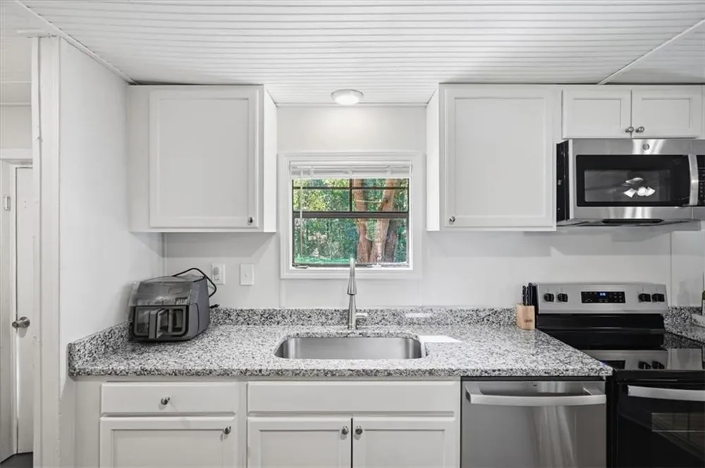 215 Hoke Street Maysville, GA 30558