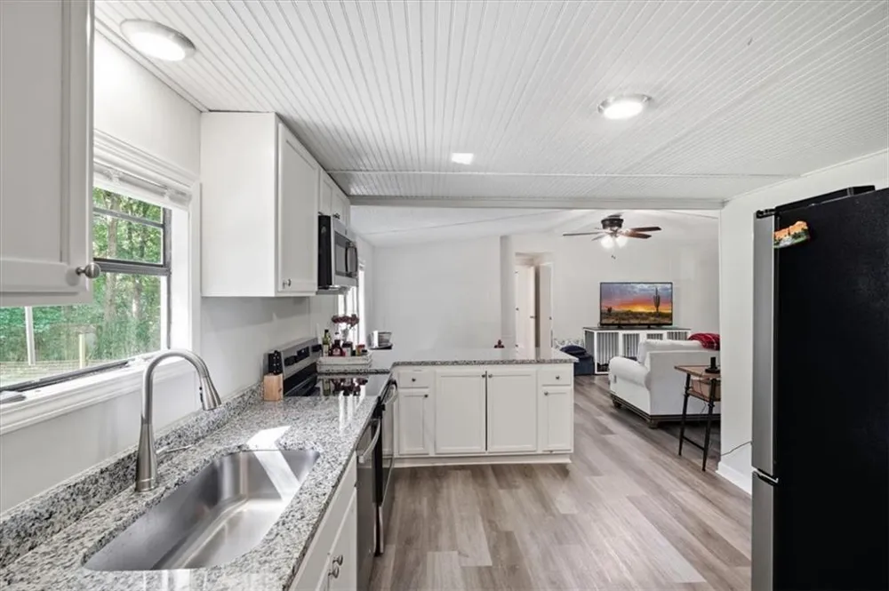 215 Hoke Street Maysville, GA 30558