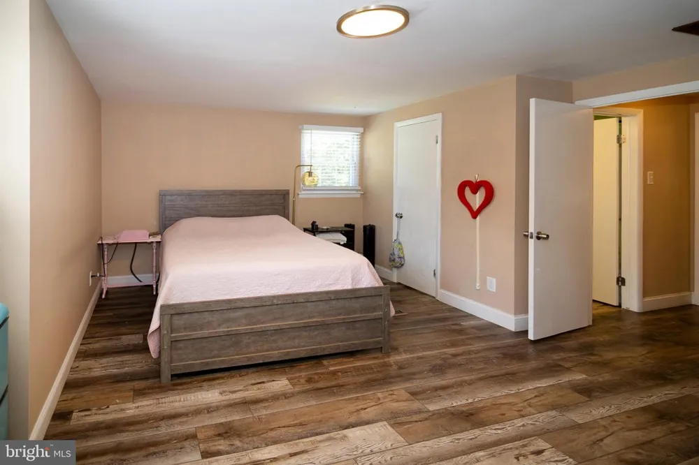 3 EAGLE COURT Sicklerville, NJ 08081