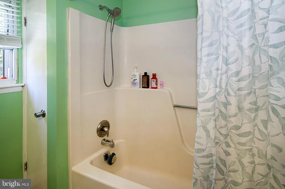 3 EAGLE COURT Sicklerville, NJ 08081
