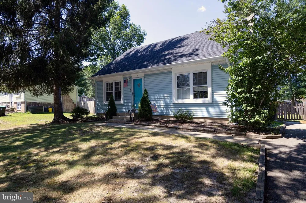 3 EAGLE COURT Sicklerville, NJ 08081