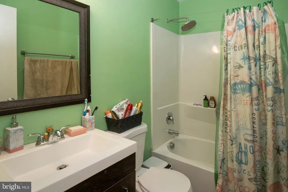 3 EAGLE COURT Sicklerville, NJ 08081
