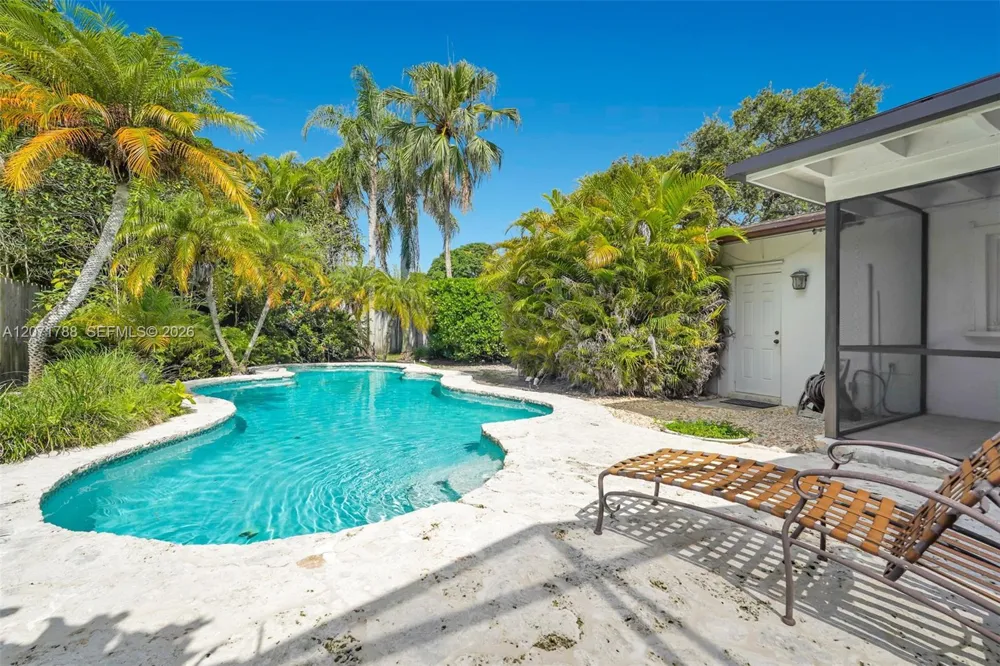8520 SW 151st Street Palmetto Bay, FL 33158