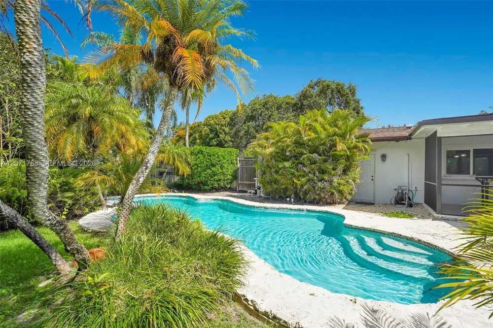 8520 SW 151st Street Palmetto Bay, FL 33158