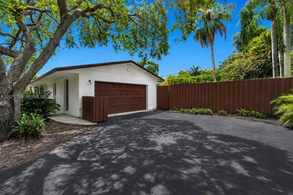 8520 SW 151st Street Palmetto Bay, FL 33158