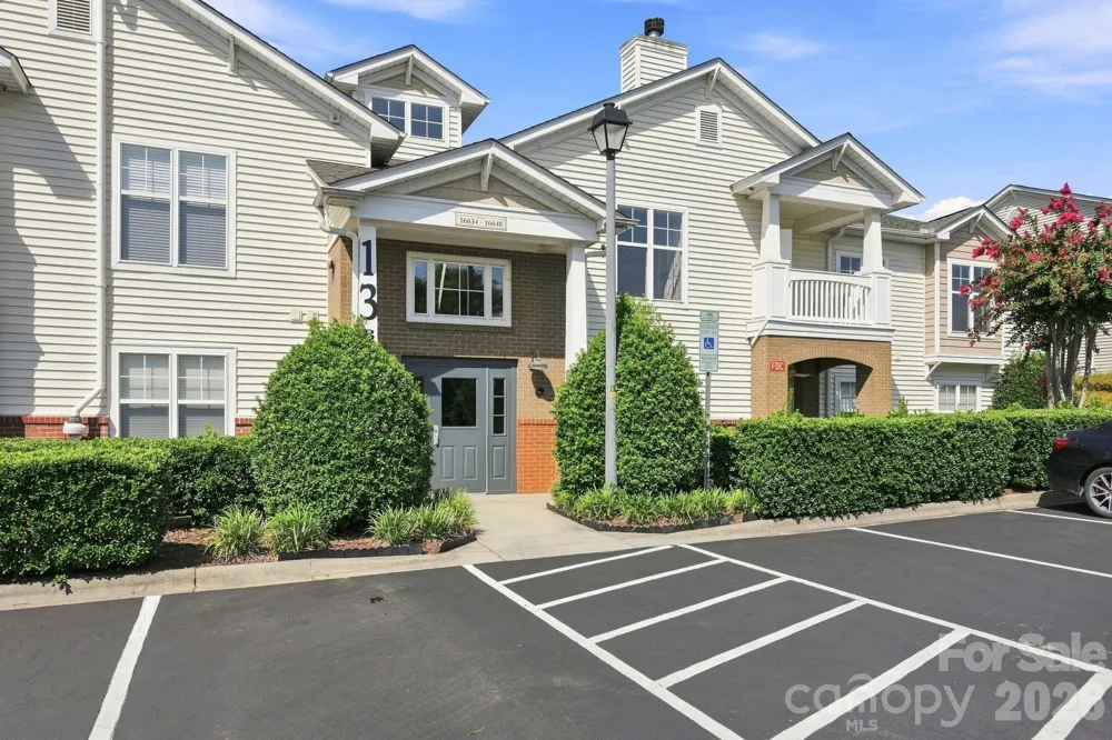 16648 E Amberside Road Cornelius, NC 28031