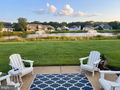 128 LAKESIDE DRIVE