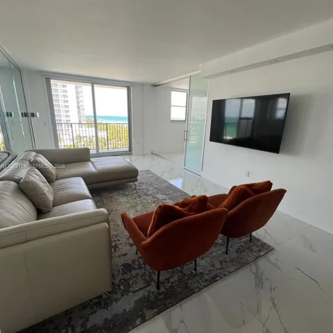 9273 Collins Ave #606