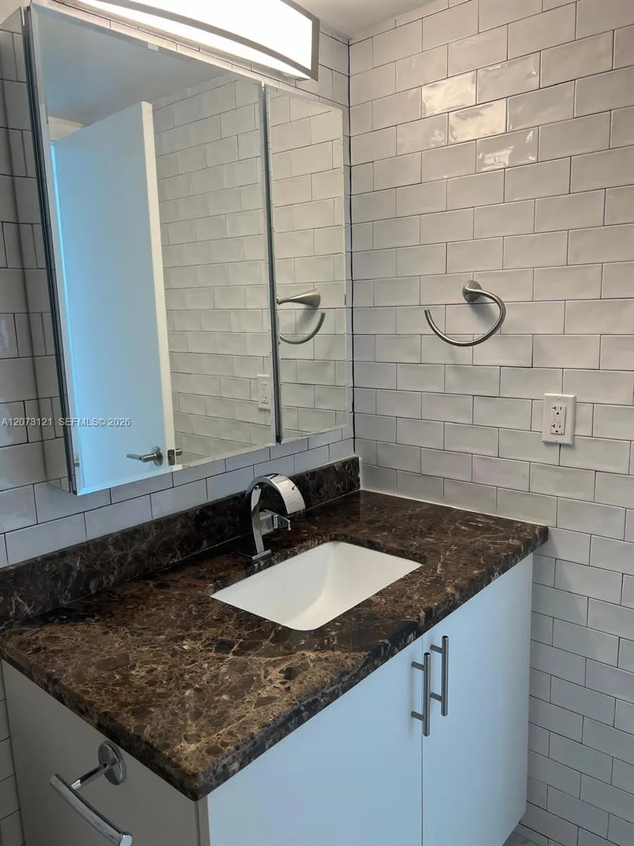 9273 Collins Ave #606 Surfside, FL 33154