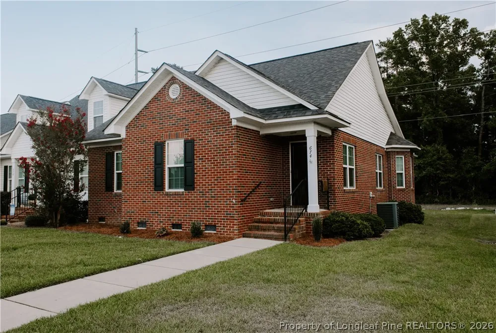 674 W Amberdale Circle Lumberton, NC 28358