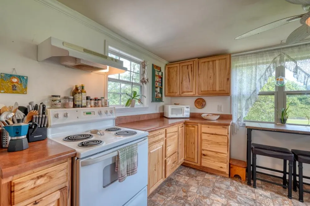 35 Chatuge Village Drive Hayesville, SC 29804