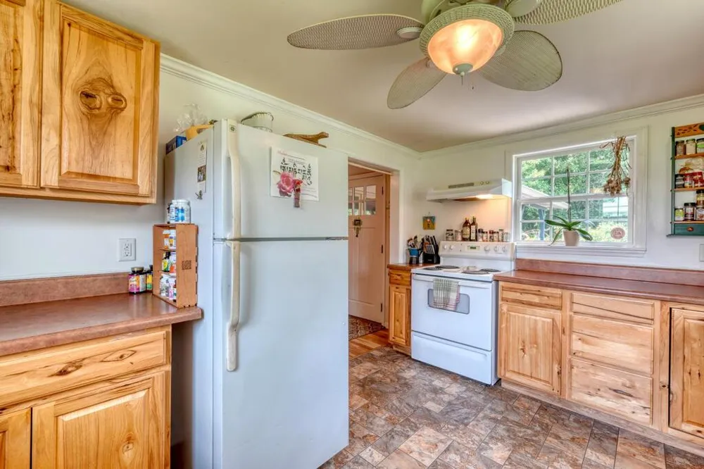 35 Chatuge Village Drive Hayesville, SC 29804