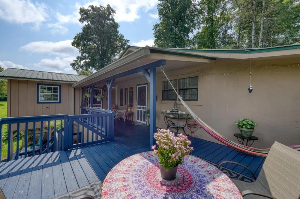 35 Chatuge Village Drive Hayesville, SC 29804