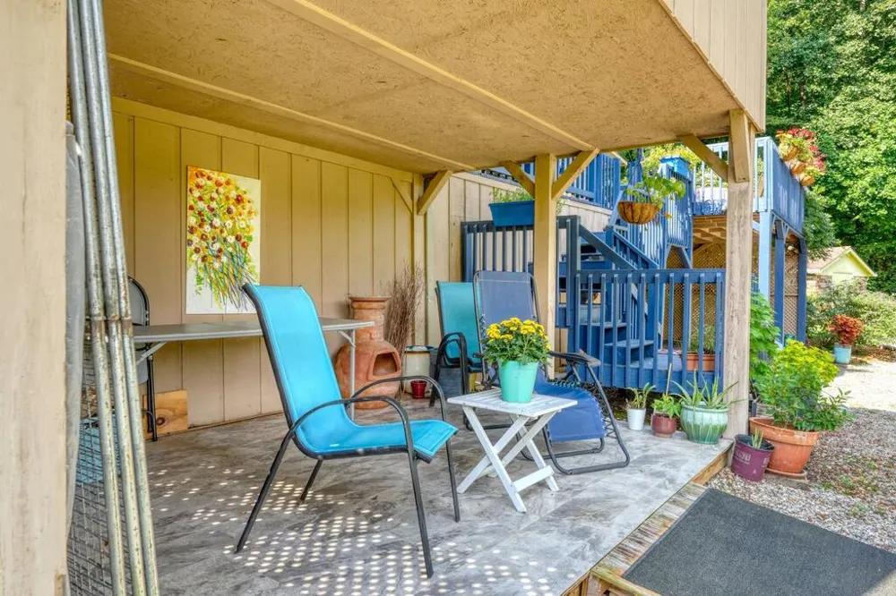 35 Chatuge Village Drive Hayesville, SC 29804