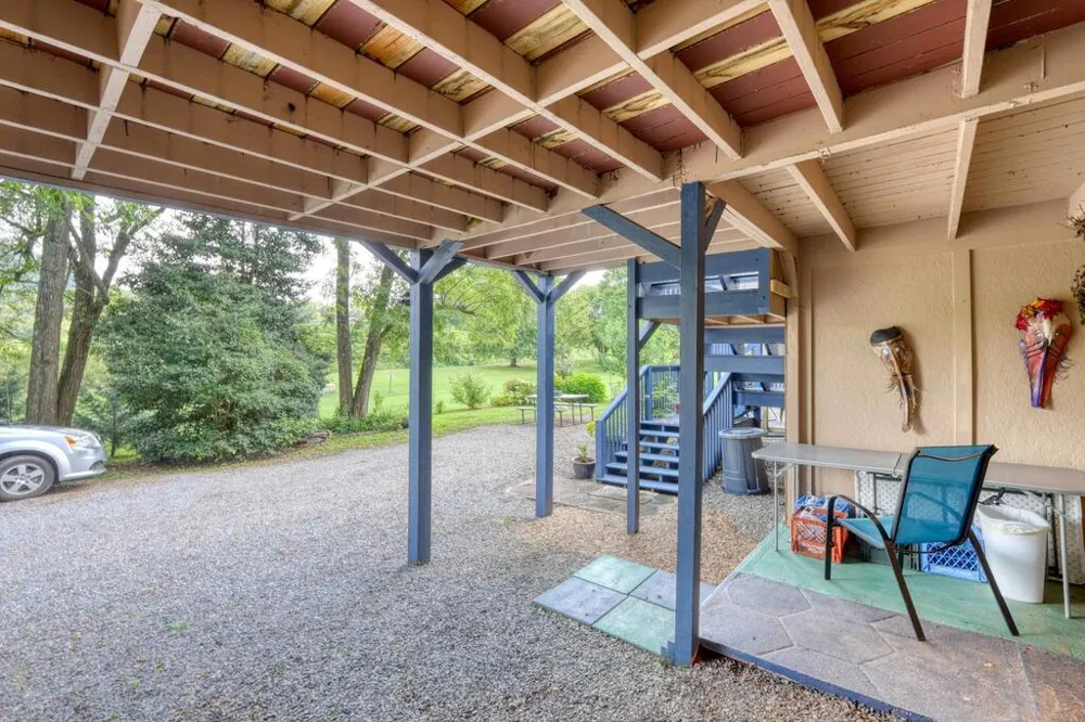 35 Chatuge Village Drive Hayesville, SC 29804
