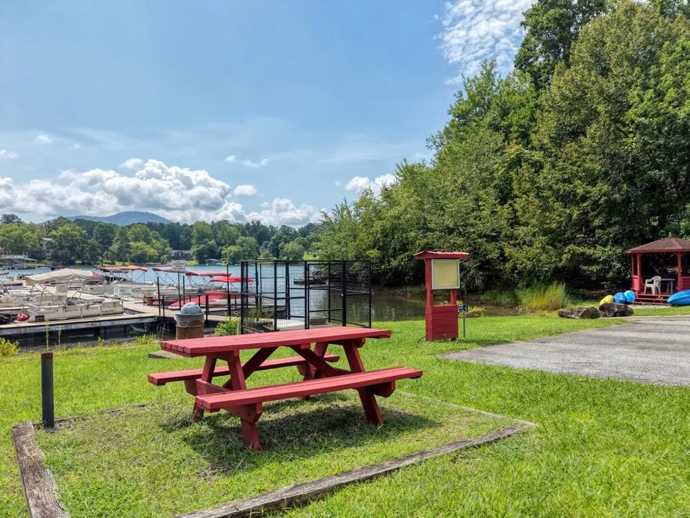 35 Chatuge Village Drive Hayesville, SC 29804
