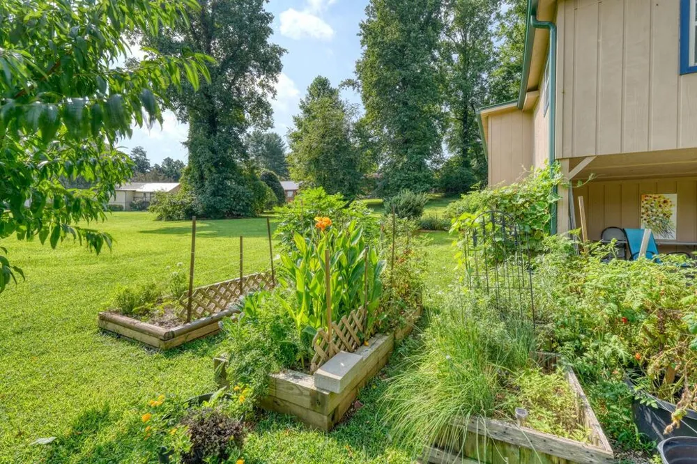 35 Chatuge Village Drive Hayesville, SC 29804