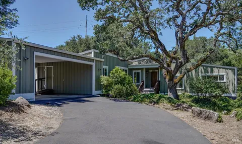 3 Oak Grove Way